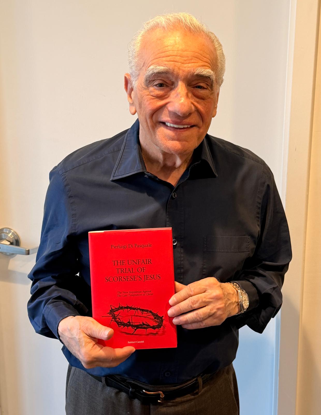 Martin Scorsese con il libro